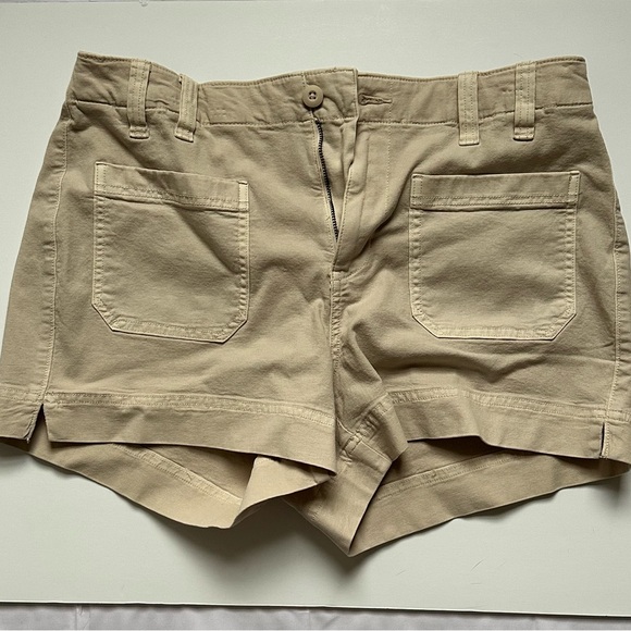 American Eagle Outfitters Pants - Women's American Eagle Casual Shorts size 10